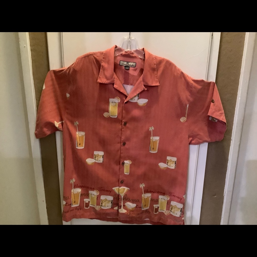 Tommy Bahama, Salmon color, Size L
